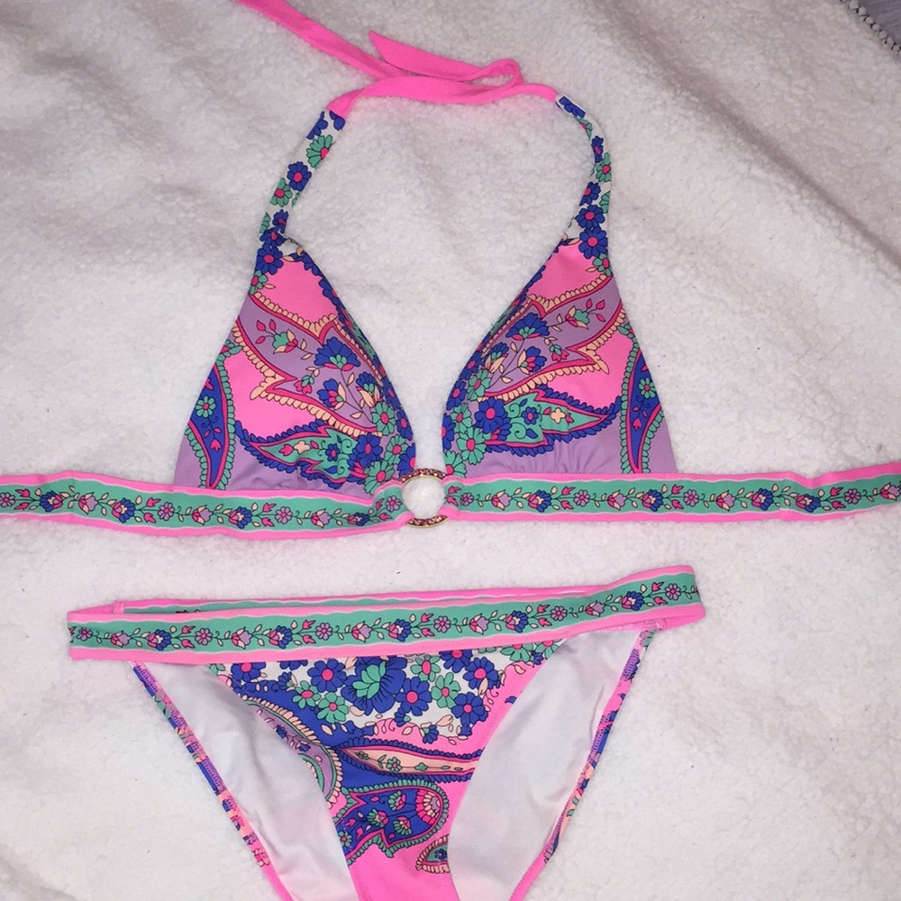 Victoria’s Secret bikini